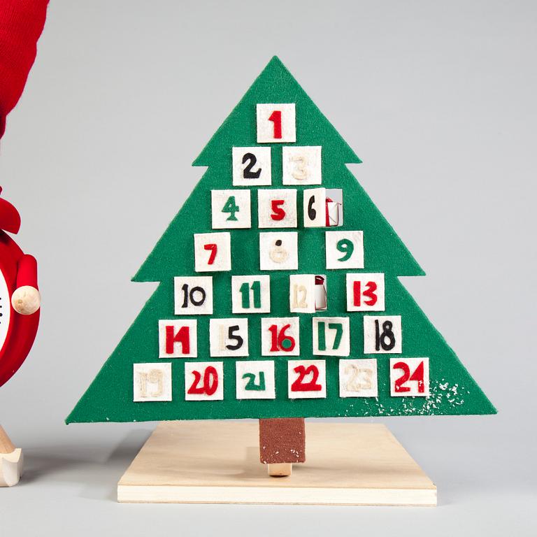 NISSE TIDÈN MED ALMANACKSGRAN, NK 2014, JoAnn Tan Studio.