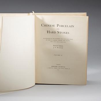 BÖCKER, 2 volymer. GORER, Edgar and J.F. BLACKER. Chinese Porcelain and Hard Stones. London: B Quaritch, 1911.