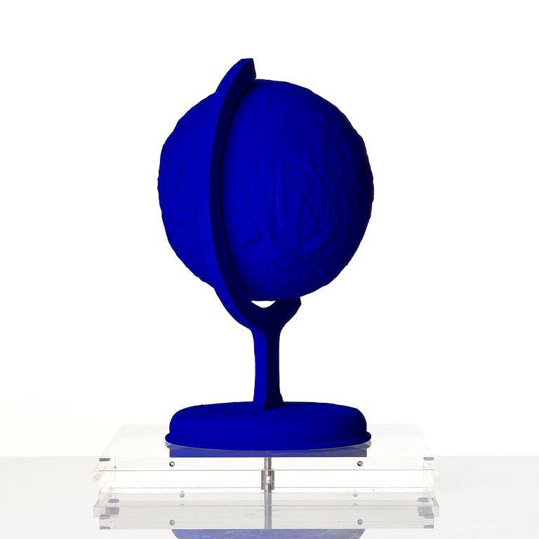 Yves Klein, "La Terre Bleue".