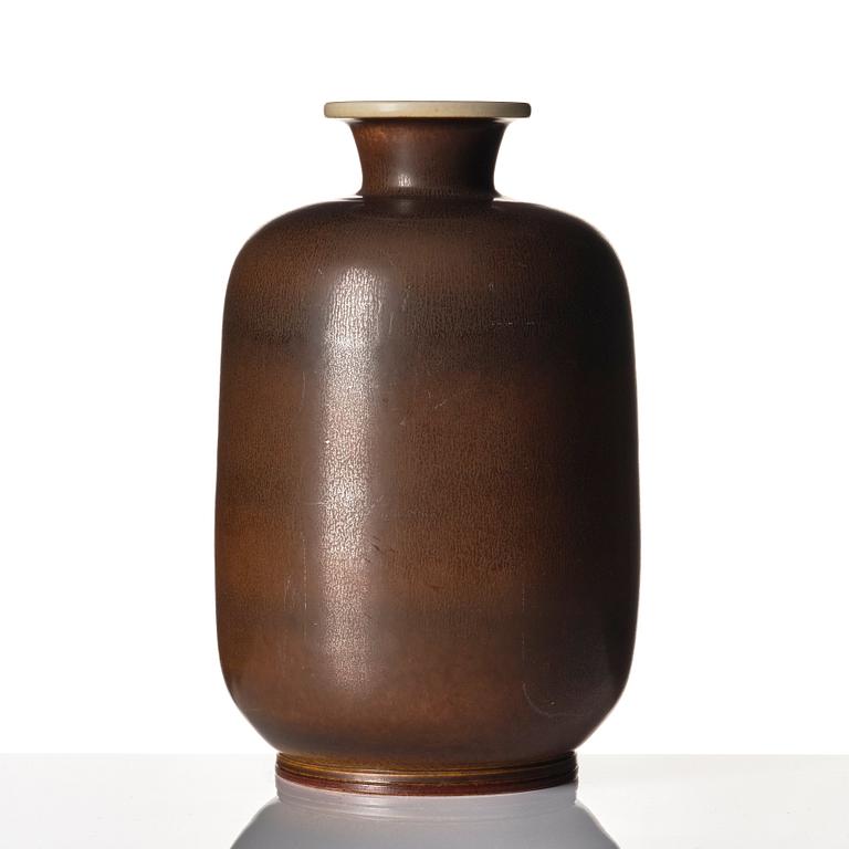 Berndt Friberg, a stoneware vase, Gustavsberg studio, Sweden 1968.