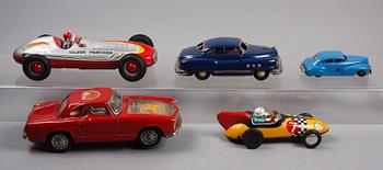 PLÅTBILAR, 5 st, 1900-talets andra hälft.