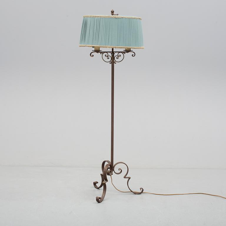 GOLVLAMPA, smidesjärn, 1900-tal.