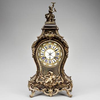 BORDSPENDYL. Louis XV. 1700-tal.