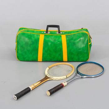 SPORTBAG "BJÖRN BORG PLAYS DONNAY" and two tennis racket, 1970's.