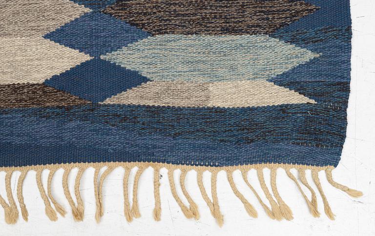 Matta, Rölakan, ca 220 x 142 cm.