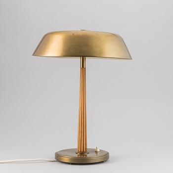 A modell 15474 table lamp from Böhlmarks, 1940's/50's.