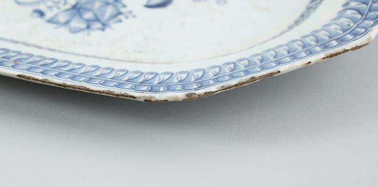 STEKFAT, porslin, Kina, Qianlong 1736-1795.