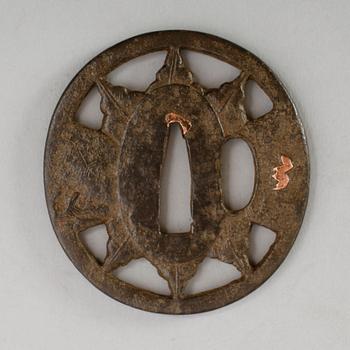 TSUBA, järn, Japan, 1500-/1600-tal.