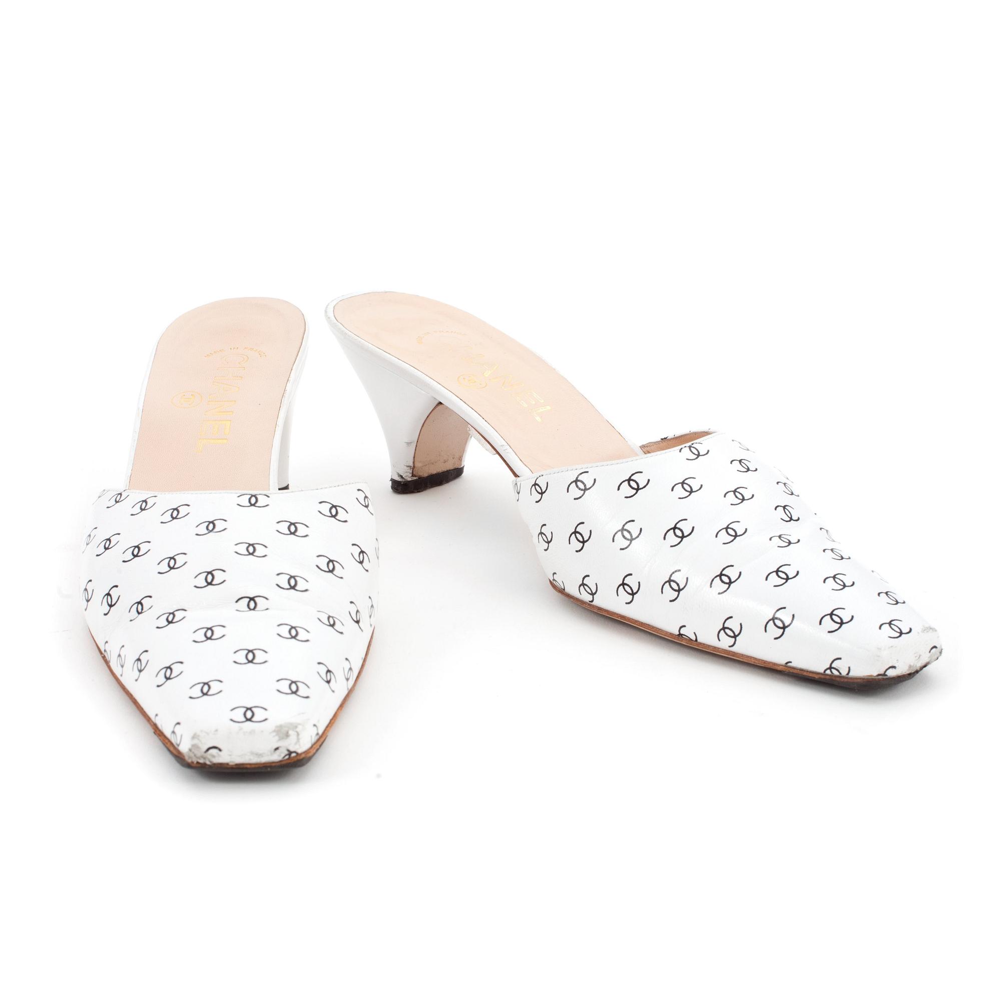 Chanel, SKOR, ett par slip-in, Chanel.