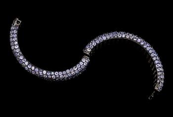 ARMBAND, rodinerat sterlingsilver, tanzaniter. Vikt ca 85 g.