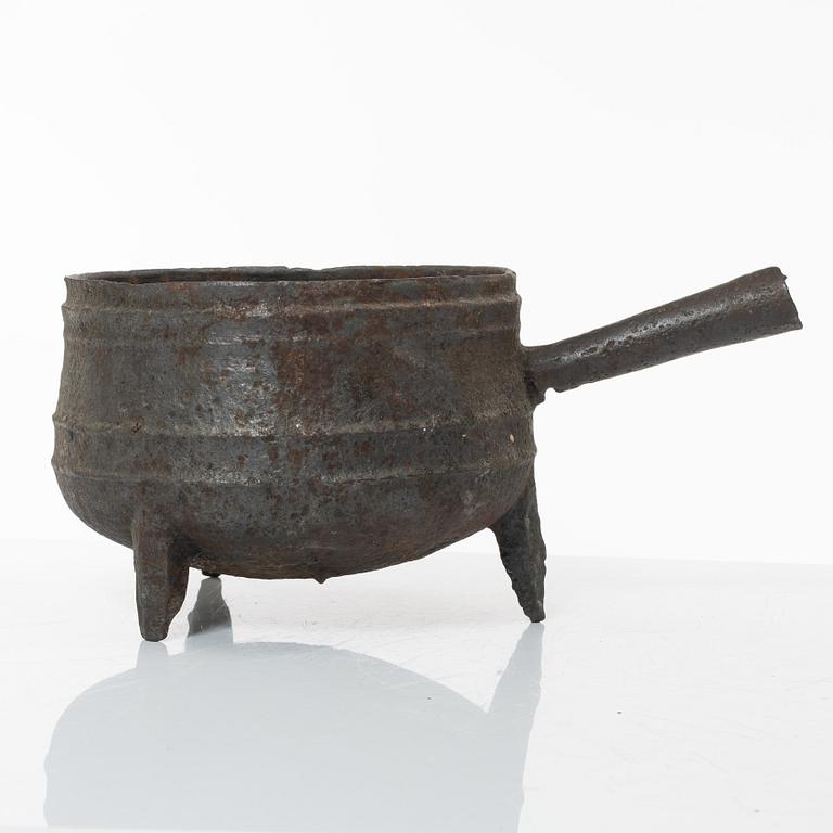 Gryta och stekpanna med trefot, 1700- / 1800-tal.