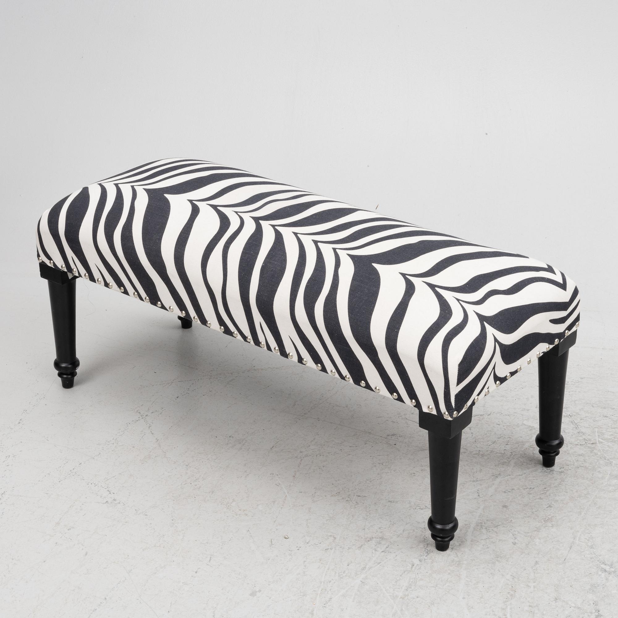 A bench, Artwood.