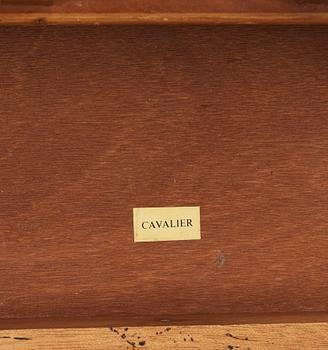 TIDNINGSSTÄLL, engelsk stil, 1900-talets andra hälft.