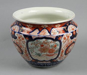 YTTERFODER, porslin, Imari Japan. Omkring 1900.