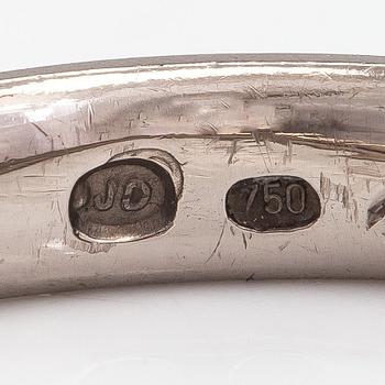 An 18K palladium white gold eternity ring with brilliant cut diamonds approx. 0.81 ct in total.