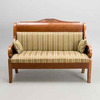 A set of 7 piece Biedermeier sofa suite, 1920s.