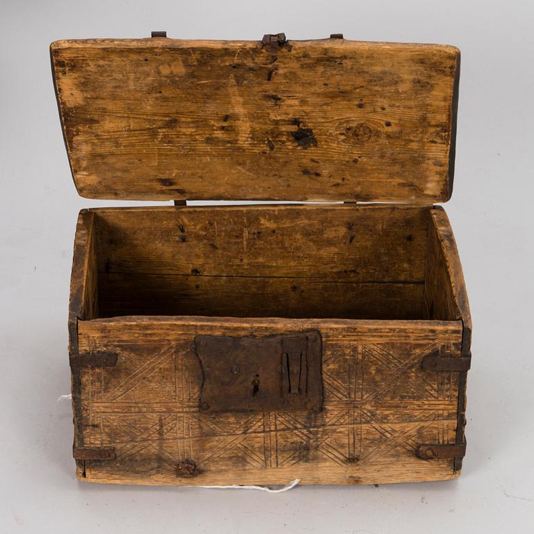 ARKKU 1500/1600-LUKU JA TUPAKKARASIA 1800-LUKU.