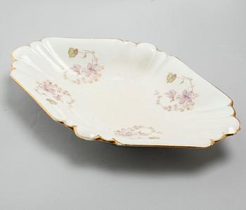 MATSERVIS, 49 delar, opakgods, "Viola", Gustavsberg, tillverkad 1895-1930.