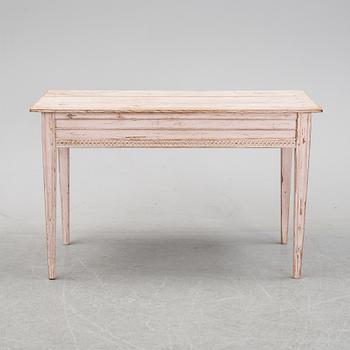 A provincial gustavian table, 18th/19th century.