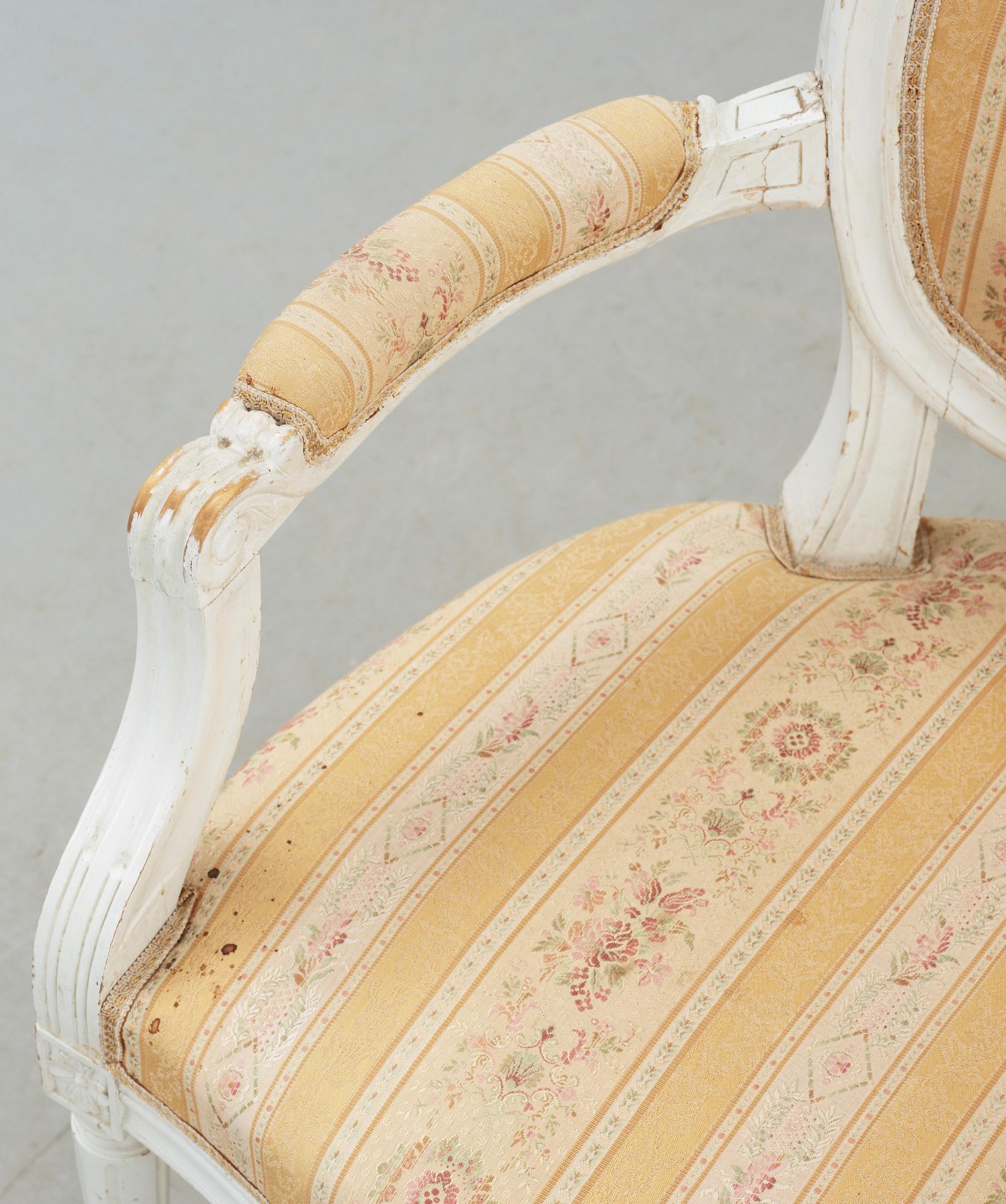 KARMSTOLAR, ett par, gustaviansk stil, omkring 1900-talets mitt.