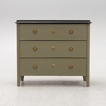 A chest of drawers, early 20th Century.