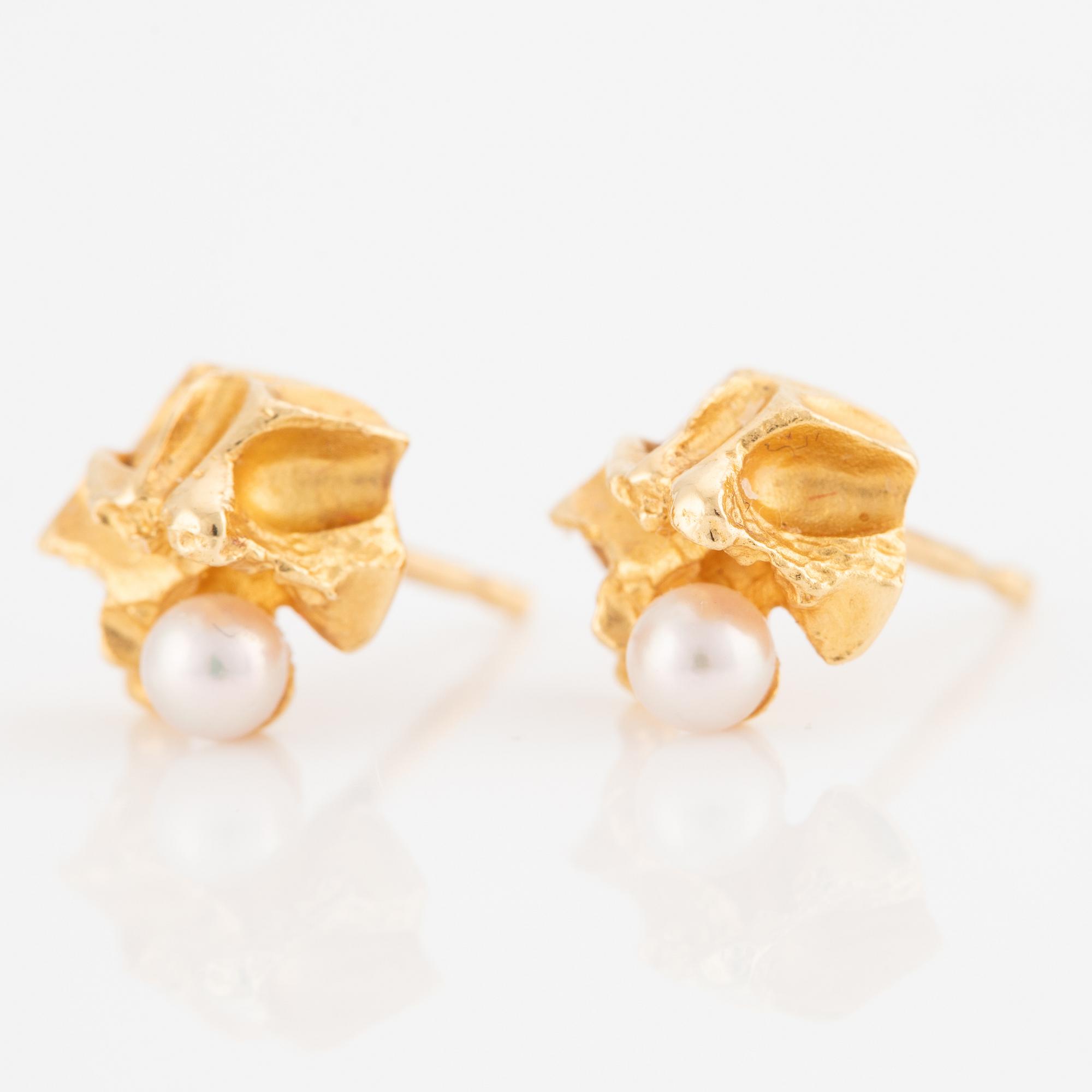 Björn Weckström, Lapponia, earrings, "Saana", 18K gold with pearls.