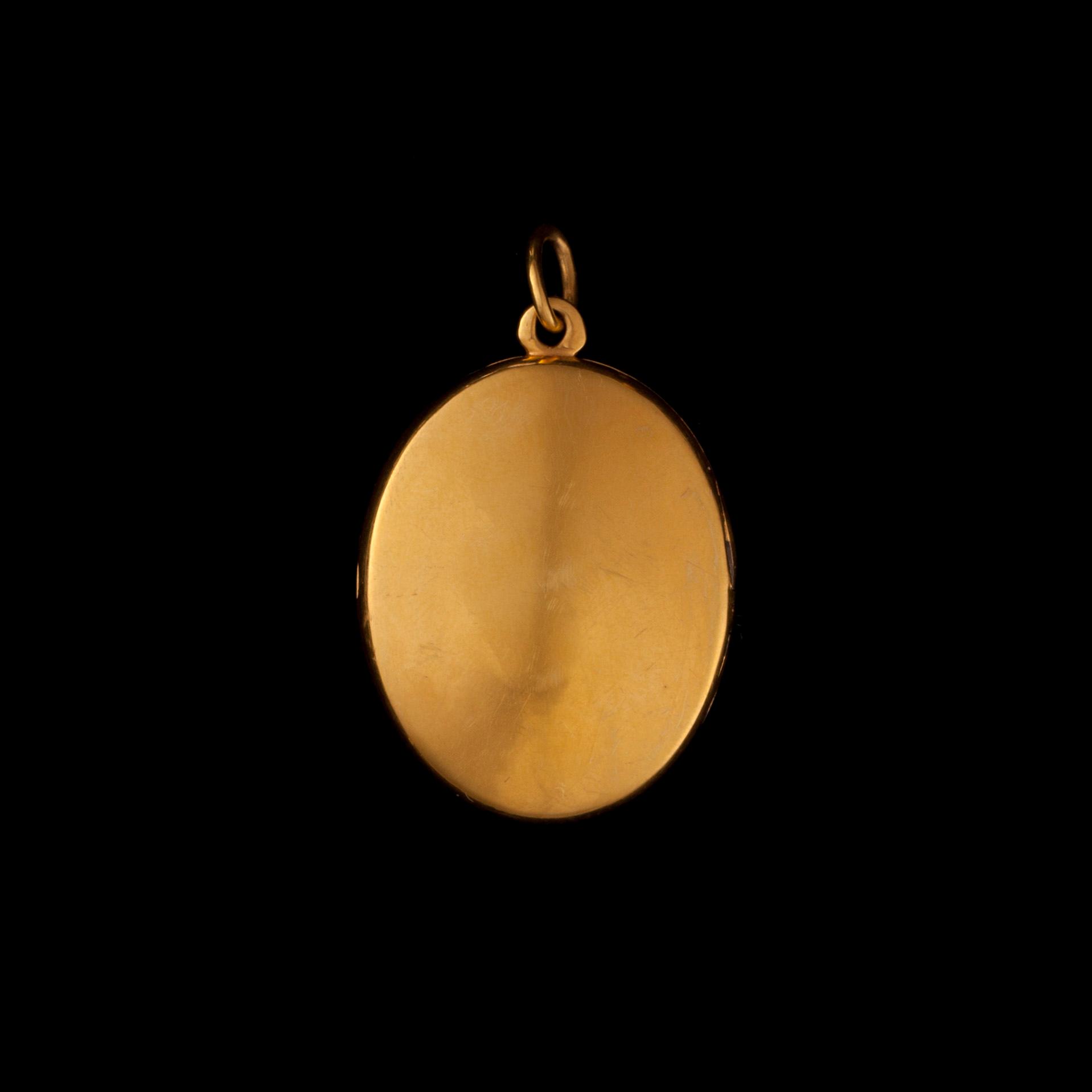 MEDALJONG, 14K guld (56), emaljerad dekor, diamant.
