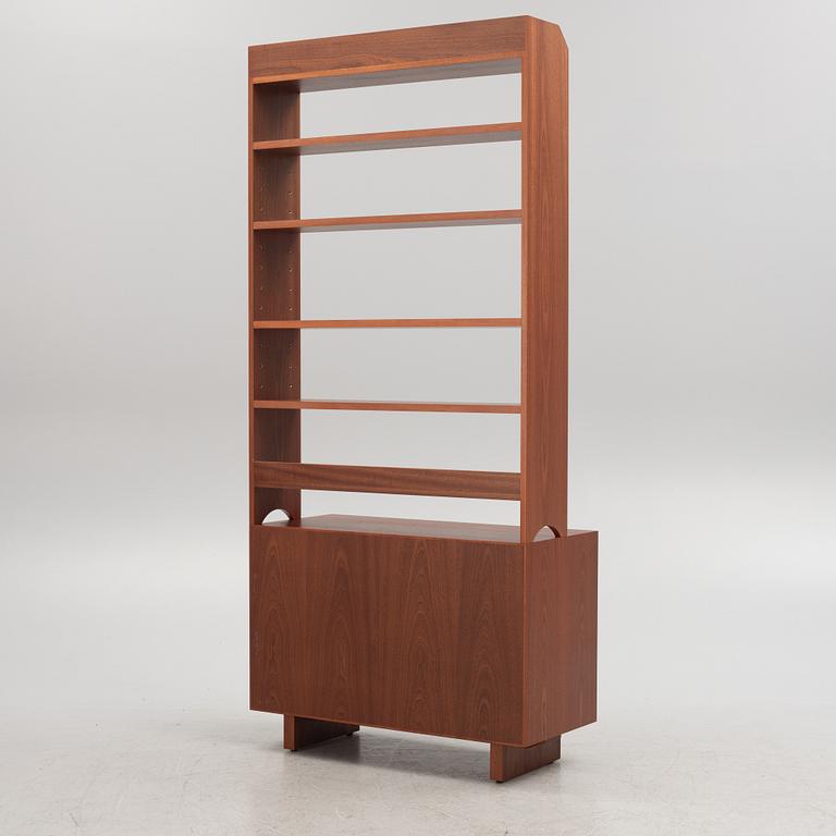 Josef Frank, a model B2112 bookcase, Firma Svenskt Tenn, post 1985.