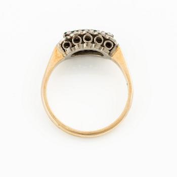 Ring, 18K guld med smaragder och åttkantslipade diamanter.