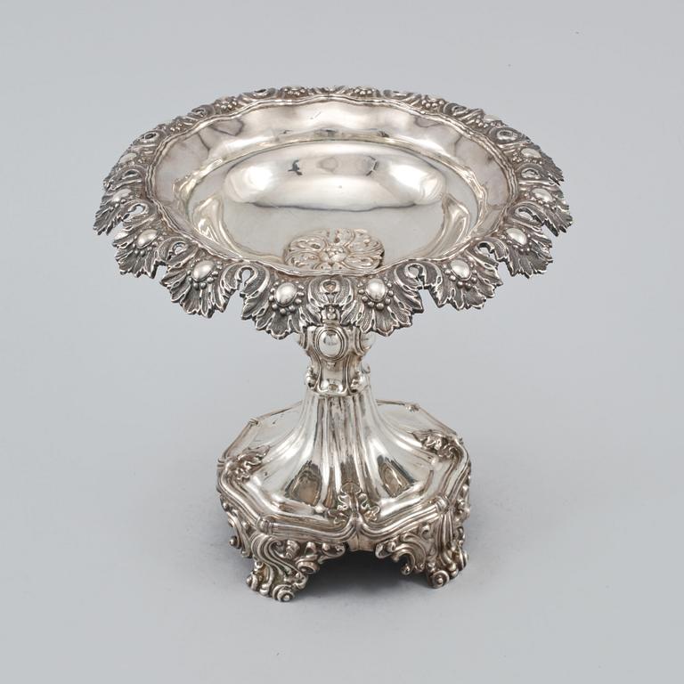 UPPSATSSKÅL, silver, Gustaf Möllenborg, Stockholm, 1847. Vikt 370 gram.