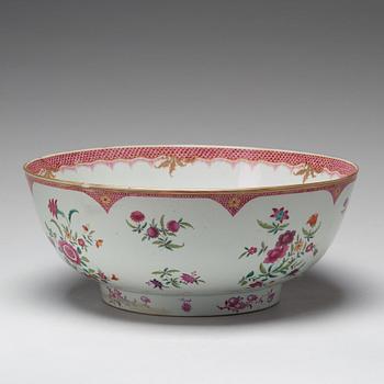 BÅLSKÅL, kompaniporslin. Qingdynastin, Qianlong (1736-95).