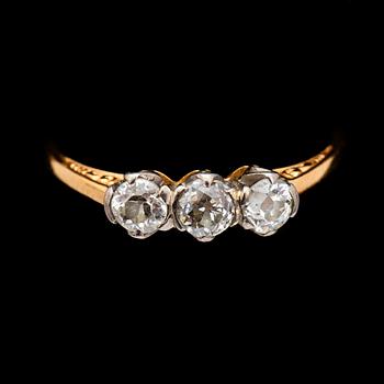RINGAR, 2 st, 18k guld bla med antikslipade diamanter. Tot.vikt 6g.