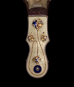 A Russian mid 19th century set of jewelery, original box marked Gustav Fabergé.