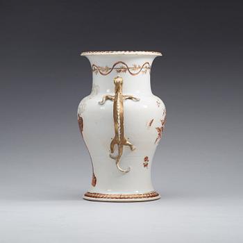 A famille rose vase, Qing dynasty, Jiaqing (1796-1820).