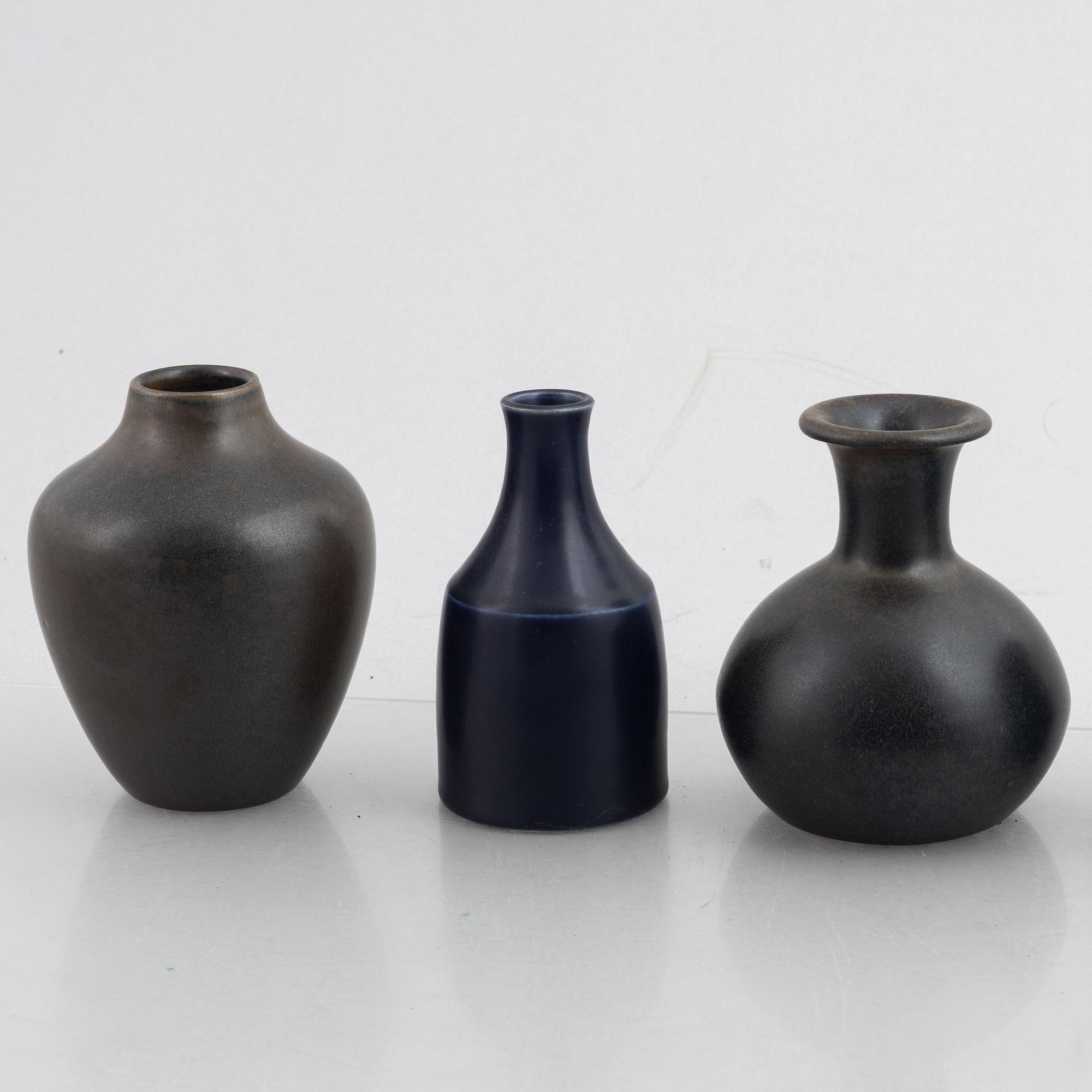 Erich & Ingrid Triller, a set of three stoneware vases, Tobo, Sweden.