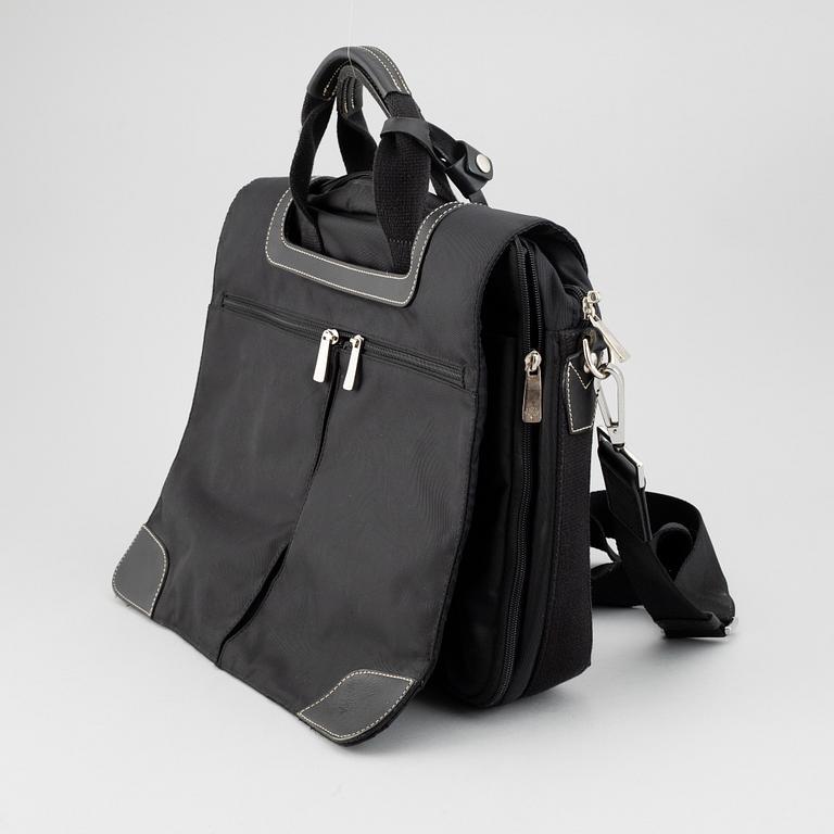 MULBERRY, a set of three bags.