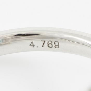 Ring, cocktail ring, 18K white gold set with aquamarine and brilliant-, carré- and baguette-cut diamonds.