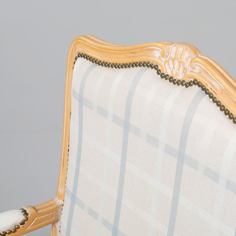 KARMSTOLAR, ett par, Louis XV-stil, 1900-talets andra hälft.