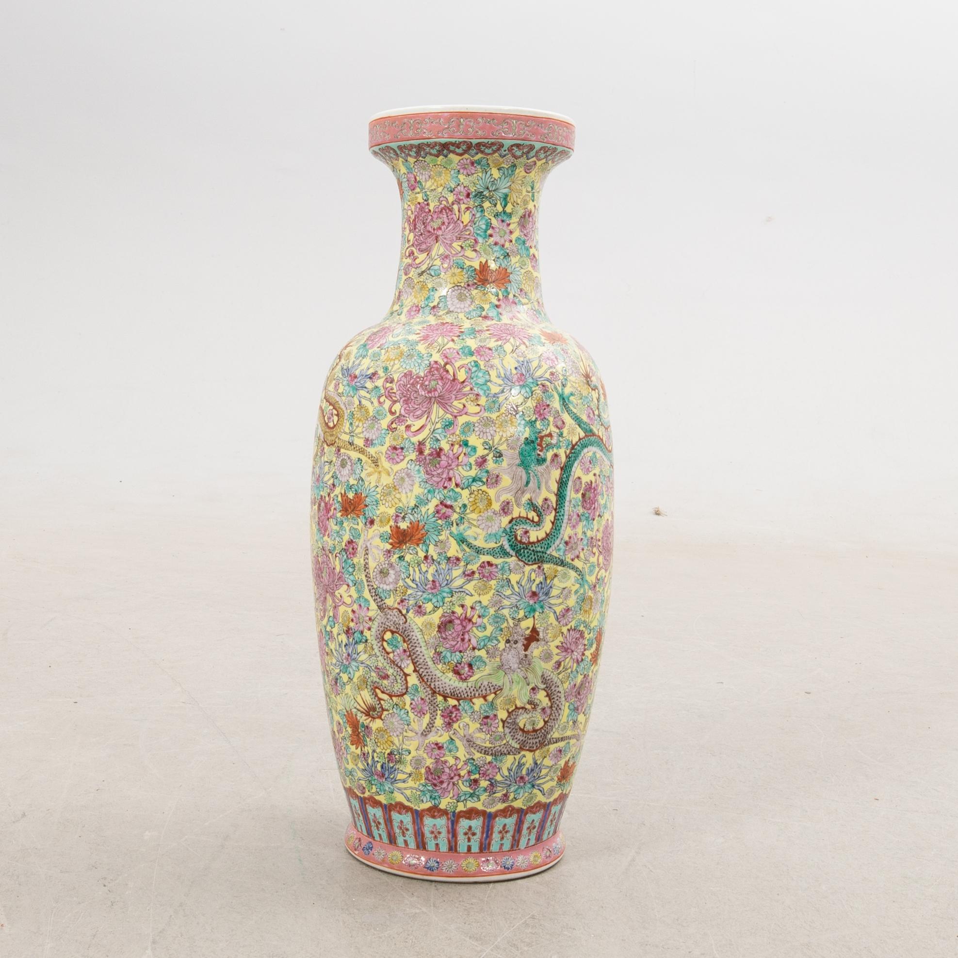 Golvvas Kina 1900-tal porslin.