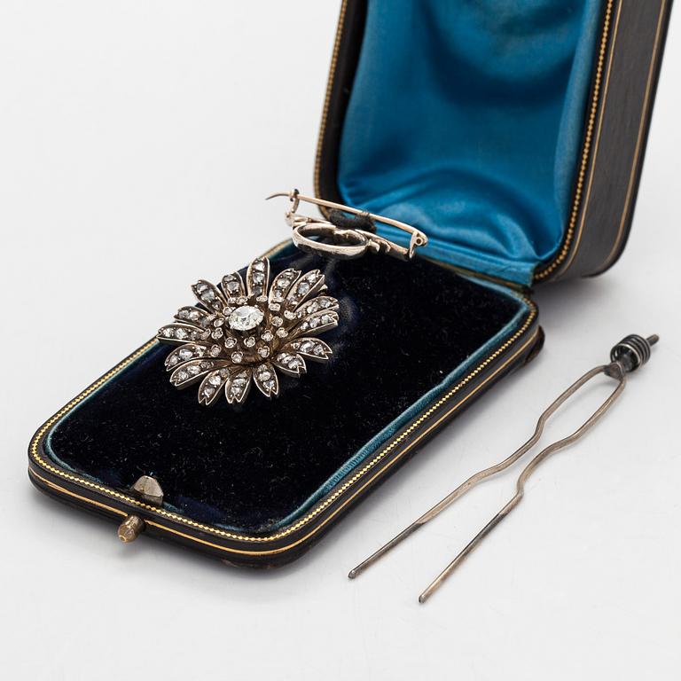Brosch/hårsmycke/hänge, 18K guld/silver och gammalslipade diamanter, Franska stämplar, 1900-talets början.