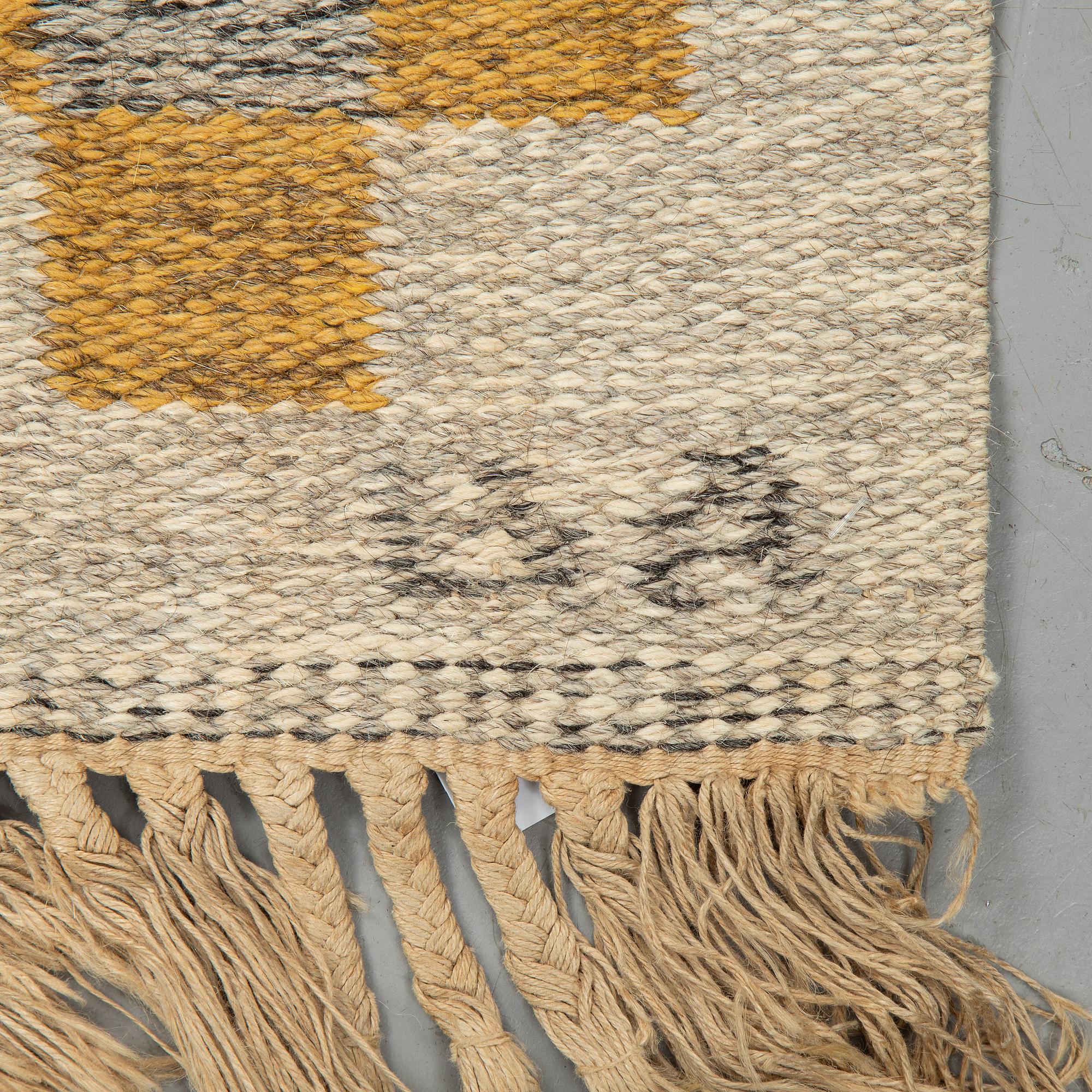 Matta, rölakan, ca 199-202,5 x 135,5-136 cm, signerad BA?.