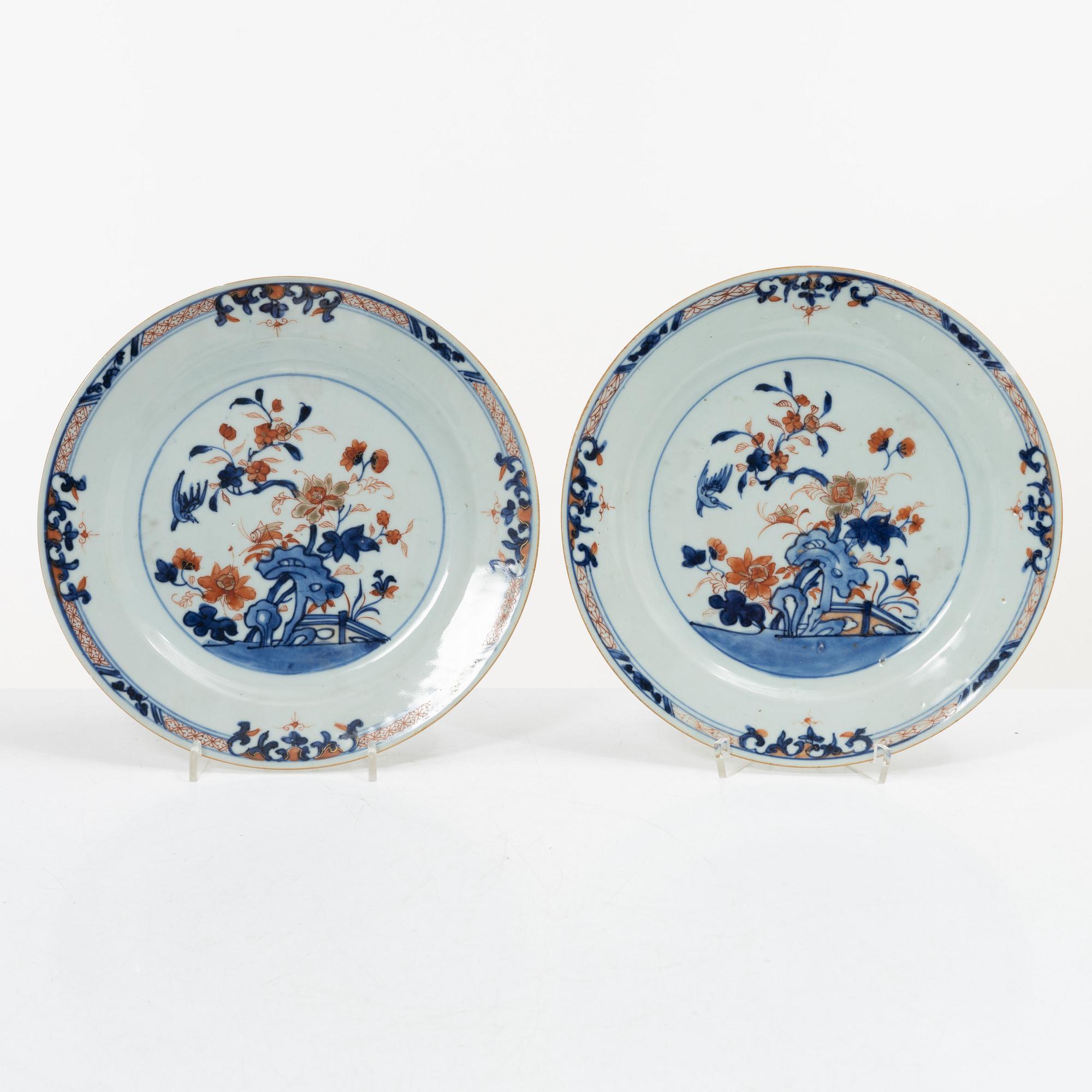 A set of four Imari porcelain plates, China, Qianlong (1736-95).