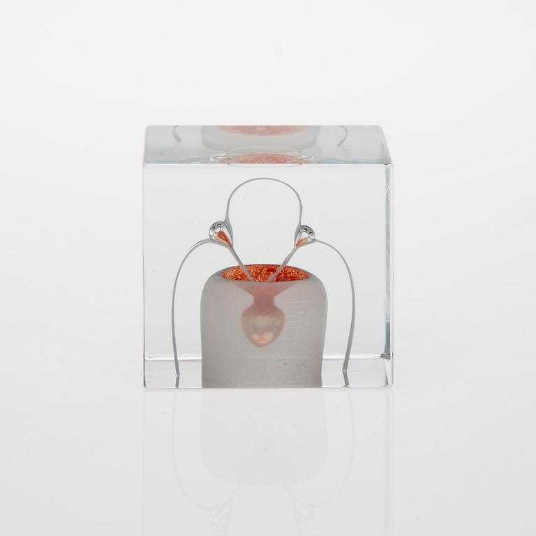 ÅRSKUB, glas, signerad Oiva Toikka, Nuutajärvi 1985, 422/2000.