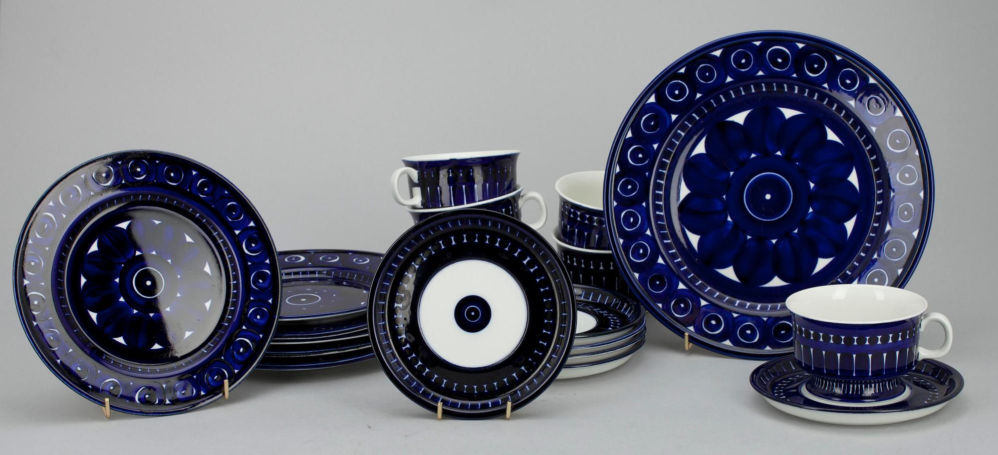 TESERVIS, 13 delar, porslin, Valencia, Ulla Procopé, 1960/70-tal.