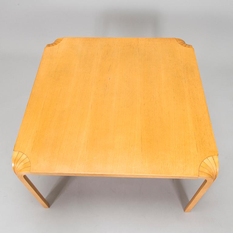 Alvar Aalto, A 1960s model MX800B coffee table for Artek.