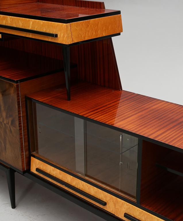 SIDEBOARD, 1900-talets andra kvartal/mitt.