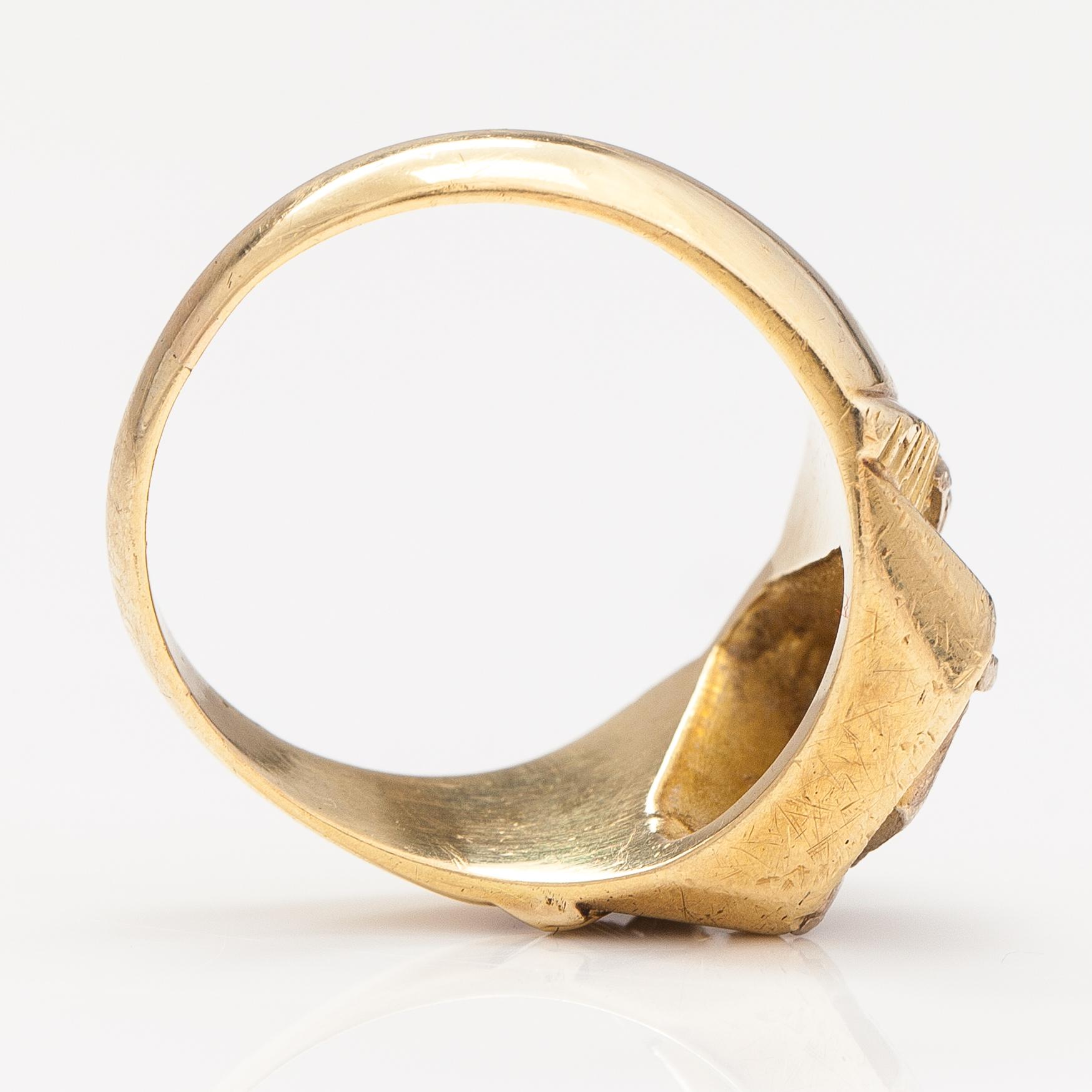 Vapaamuurarisormus, 18K kultaa ja timantti n. 0.02 ct.