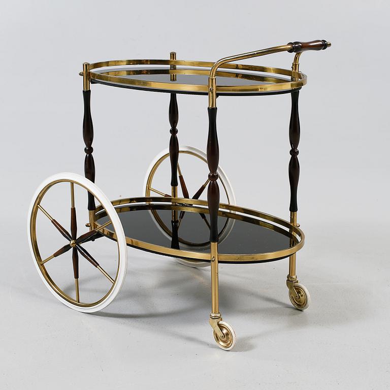 SERVERINGSVAGN, 1900-talets andra hälft.