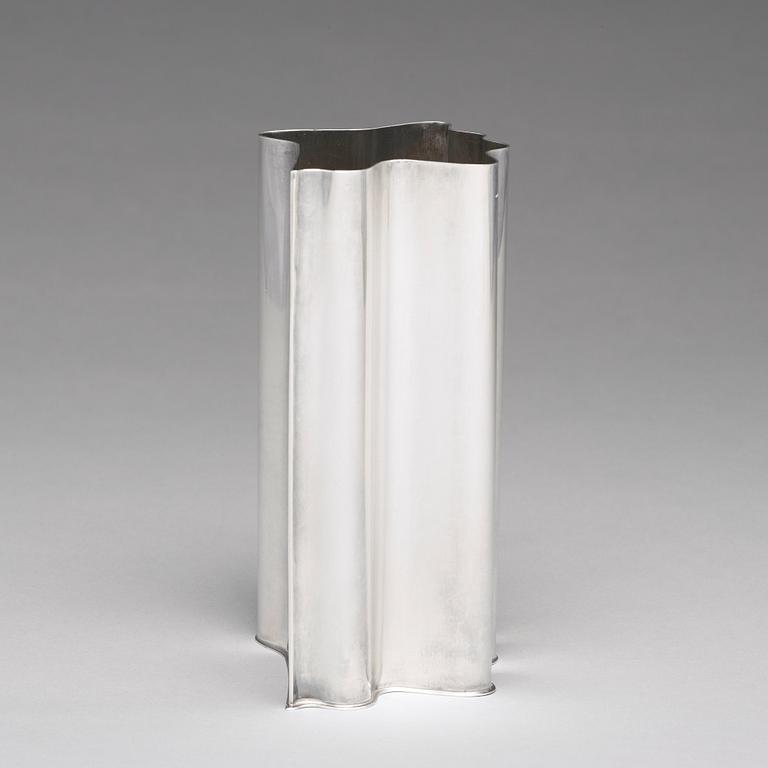 Kristian Nilsson, a sterling silver vase, Stockholm 1978.