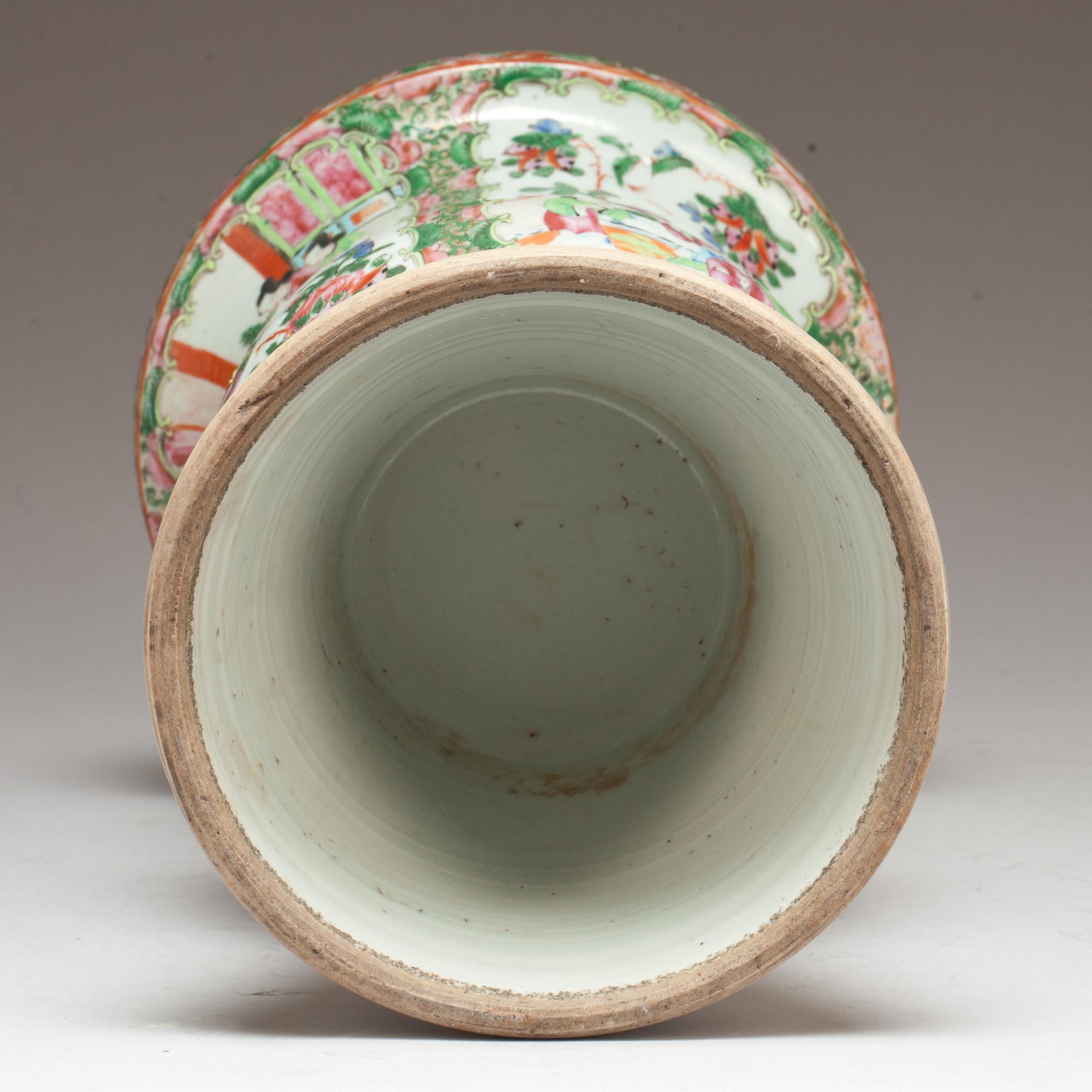 VAS, porslin. Kina, Kanton. 1800-talets mitt.